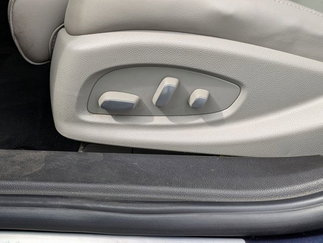 Vehicle image 22 of 35