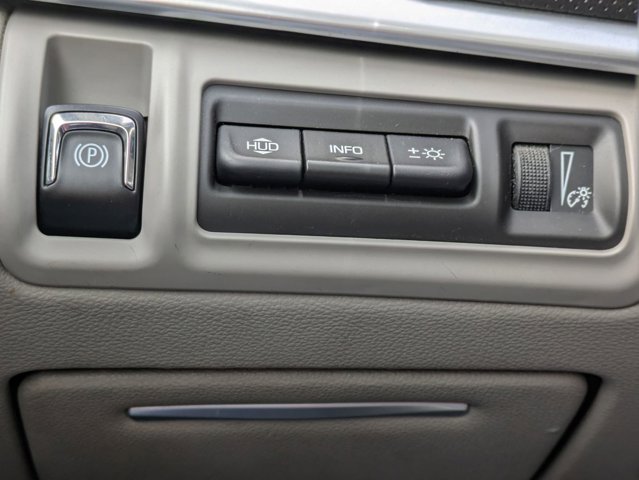 Vehicle image 27 of 35