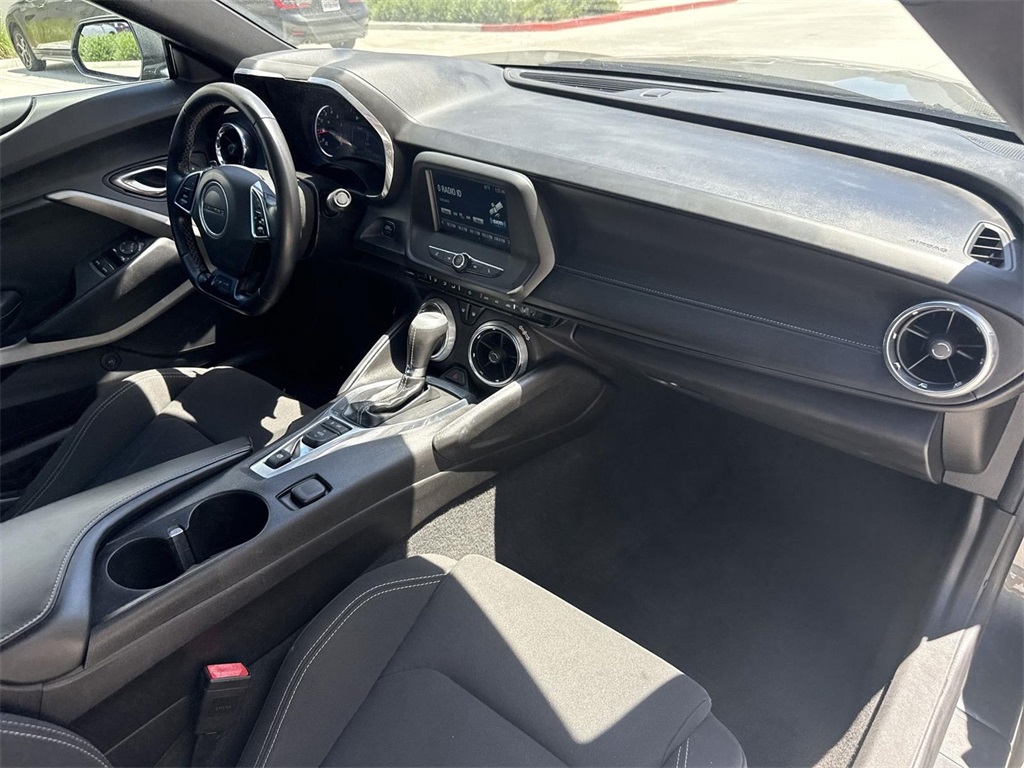 Vehicle image 13 of 33