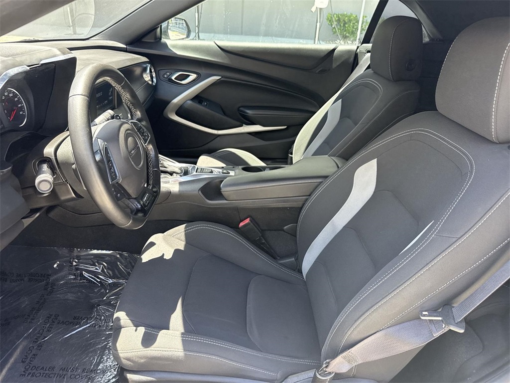 Vehicle image 11 of 33