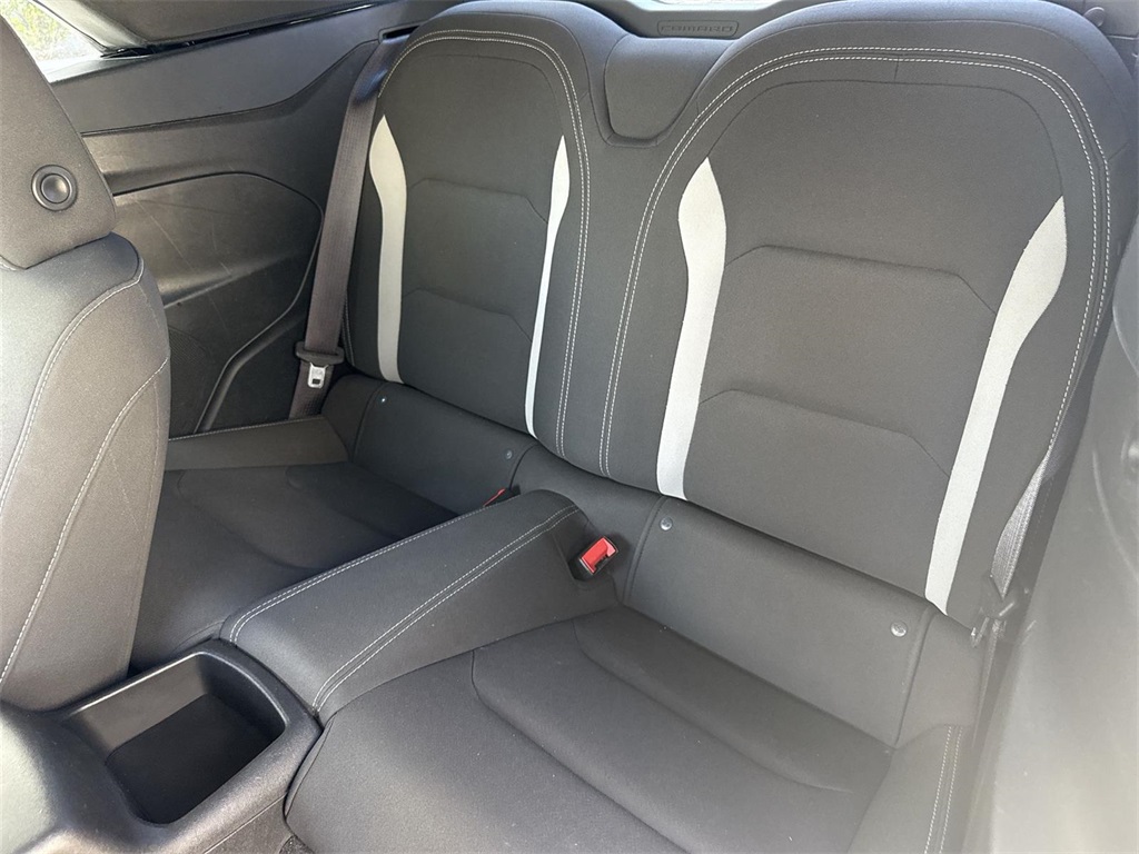 Vehicle image 10 of 33