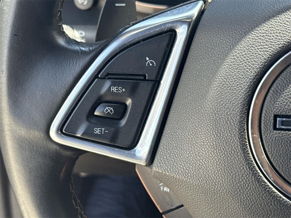 Vehicle image 24 of 33