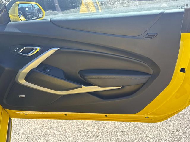 Vehicle image 15 of 33