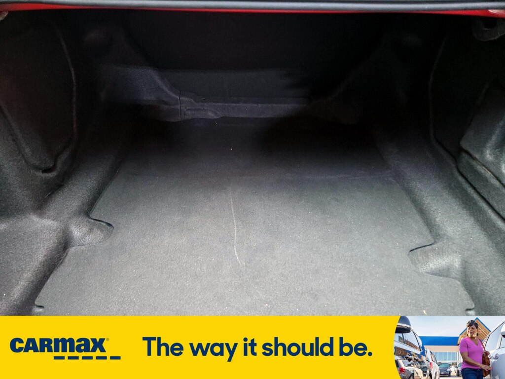 Vehicle image 10 of 28