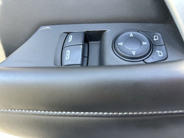 Vehicle image 13 of 33