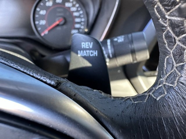 Vehicle image 23 of 33