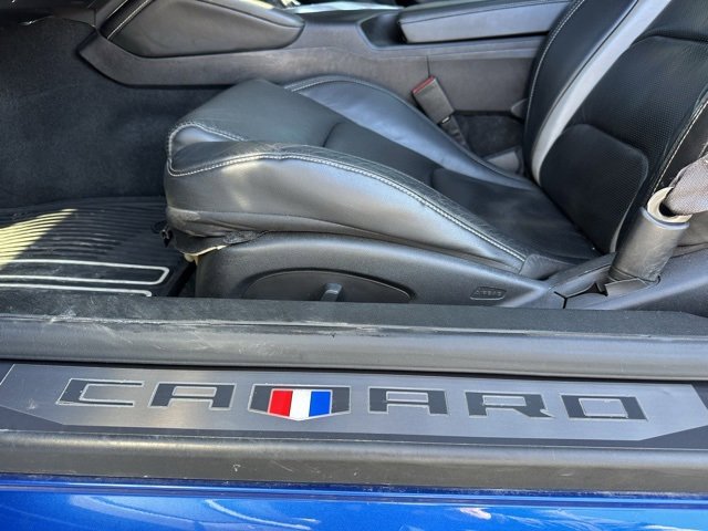 Vehicle image 25 of 33