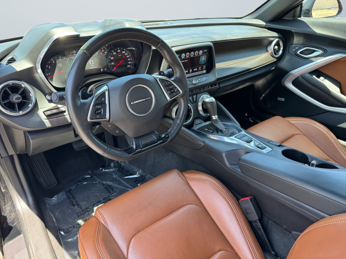 Vehicle image 17 of 22