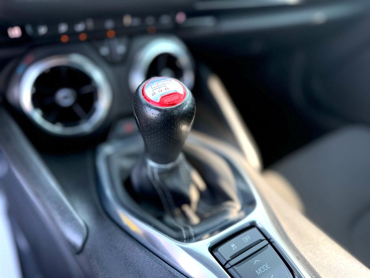 Vehicle image 22 of 34