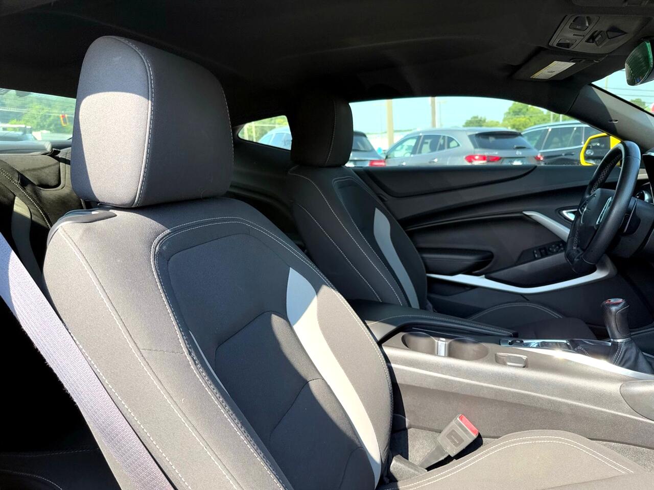 Vehicle image 14 of 34