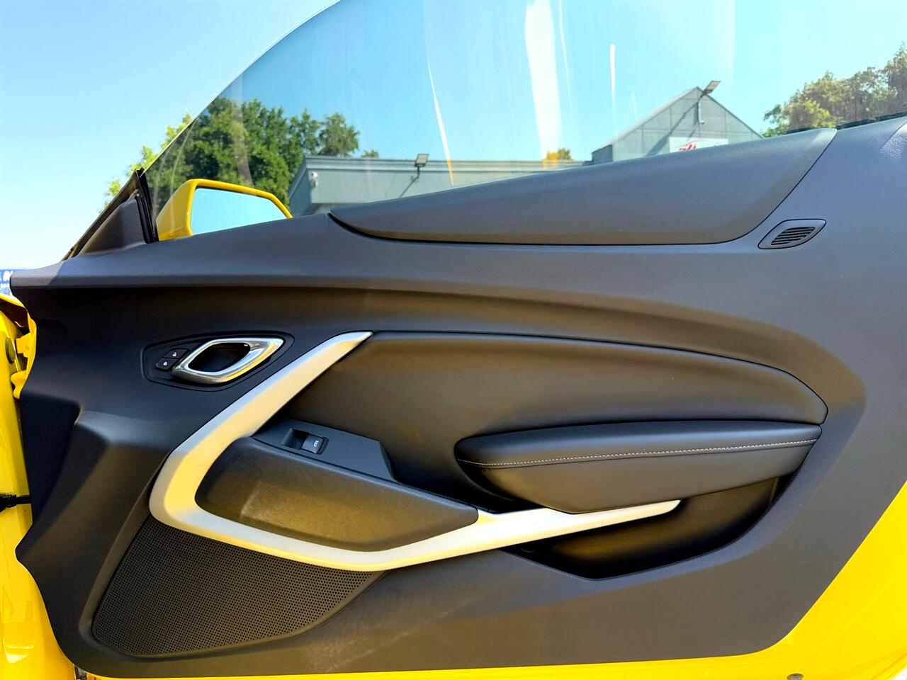 Vehicle image 24 of 34