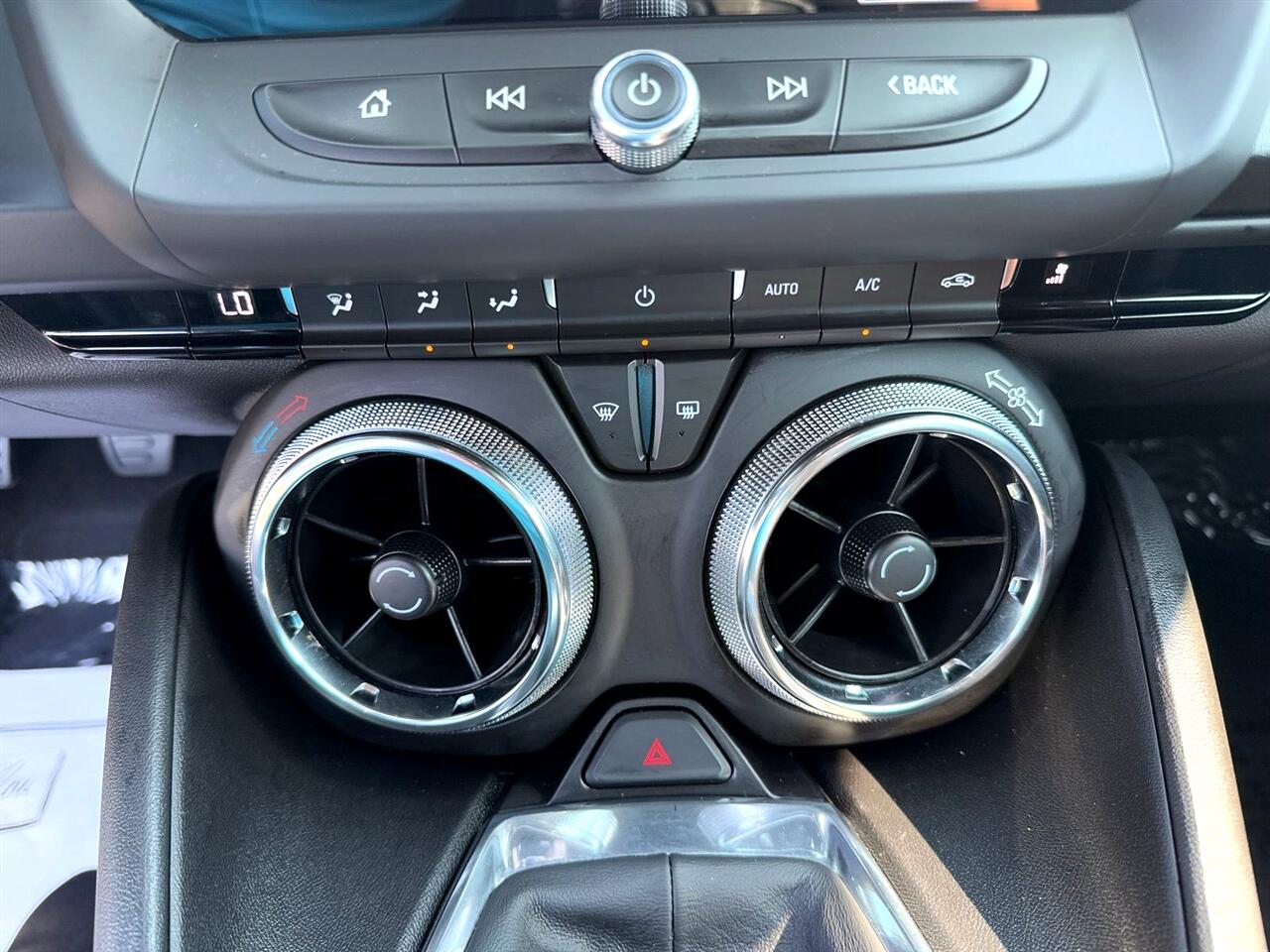 Vehicle image 23 of 34