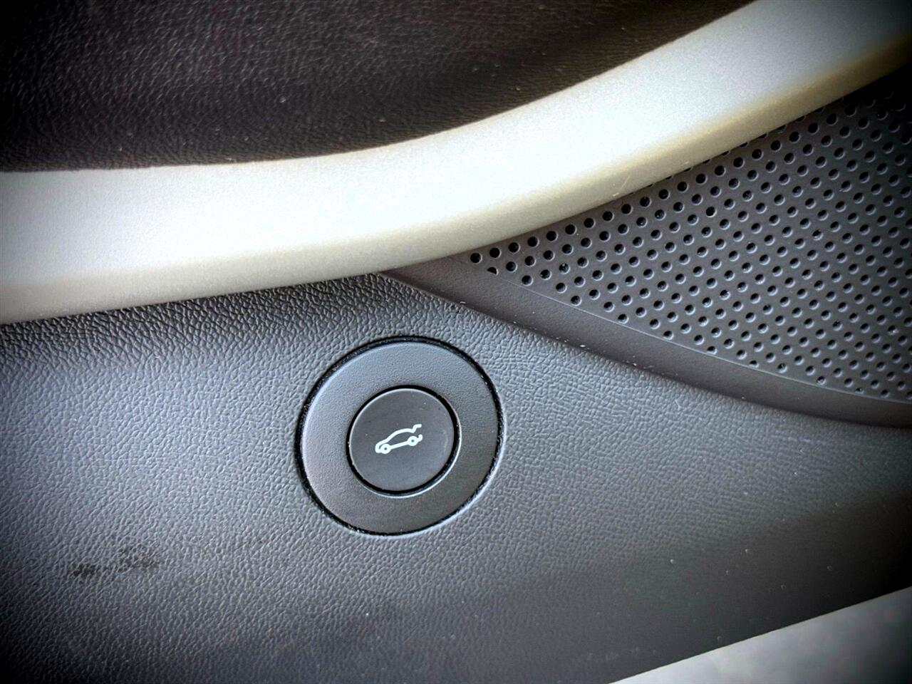 Vehicle image 28 of 34