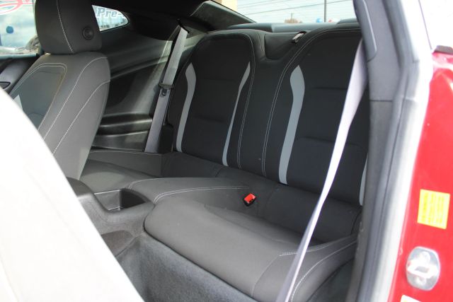 2017 Chevrolet Camaro 1LT Image 3 of 21