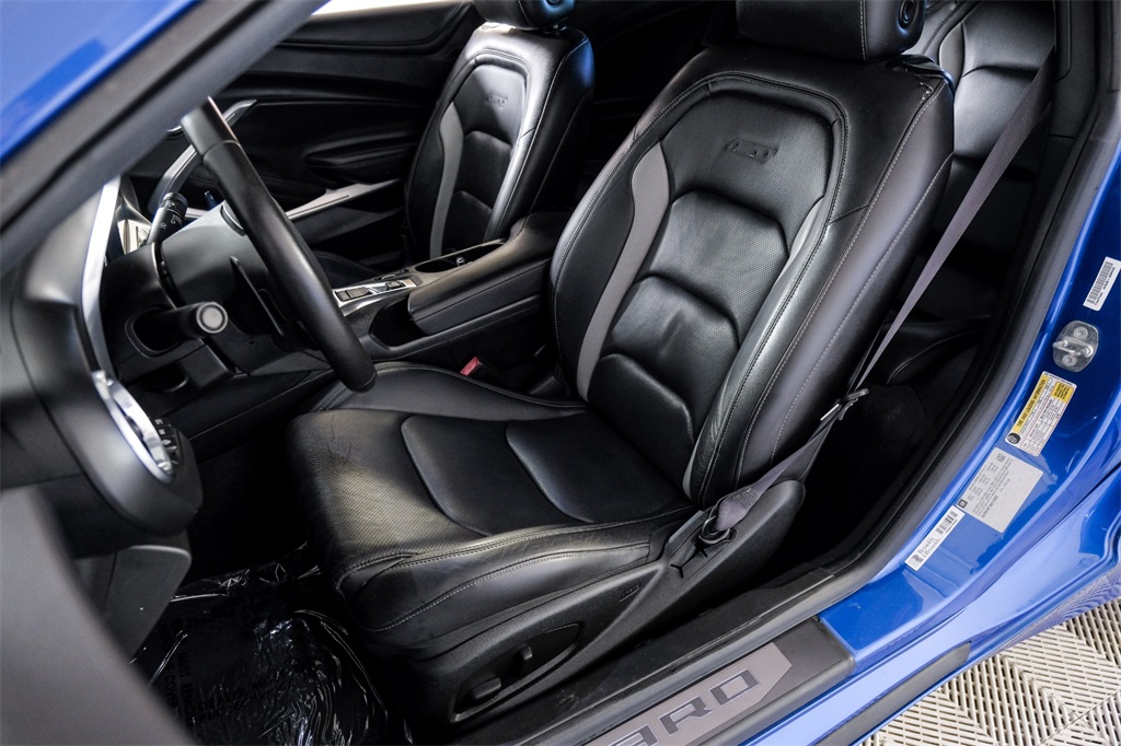 Vehicle image 10 of 53
