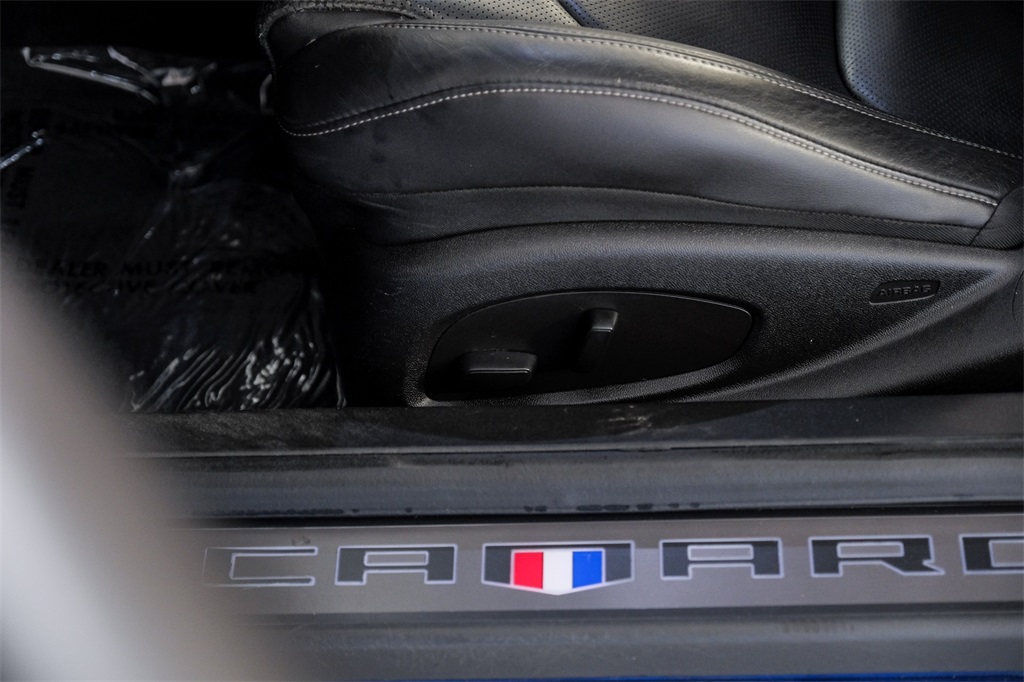 Vehicle image 33 of 53