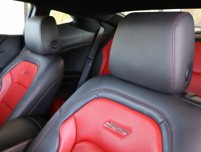 Vehicle image 16 of 48