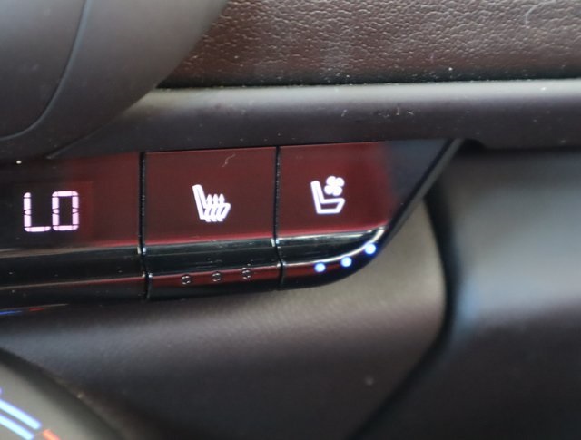Vehicle image 33 of 48