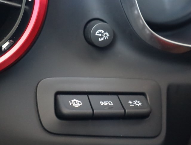 Vehicle image 32 of 48