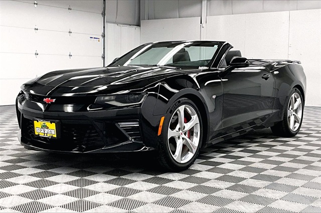 2017 Chevrolet Camaro 2SS Image 1 of 35