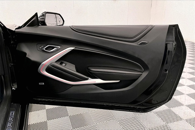 2017 Chevrolet Camaro 2SS Image 25 of 35