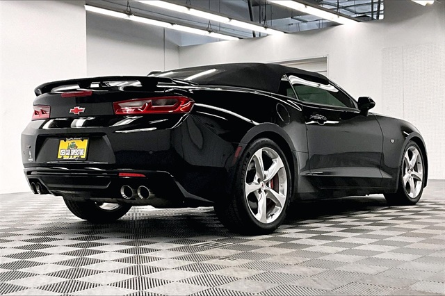 2017 Chevrolet Camaro 2SS Image 4 of 35