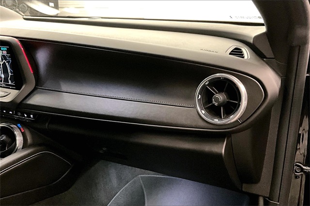 2017 Chevrolet Camaro 2SS Image 33 of 35