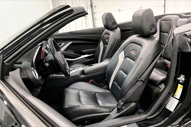 2017 Chevrolet Camaro 2SS Image 11 of 35