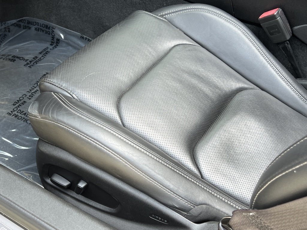 Vehicle image 39 of 44