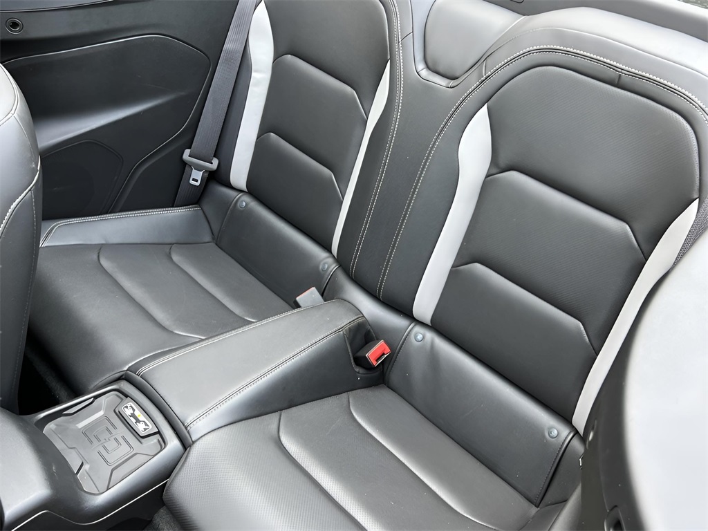 Vehicle image 17 of 44