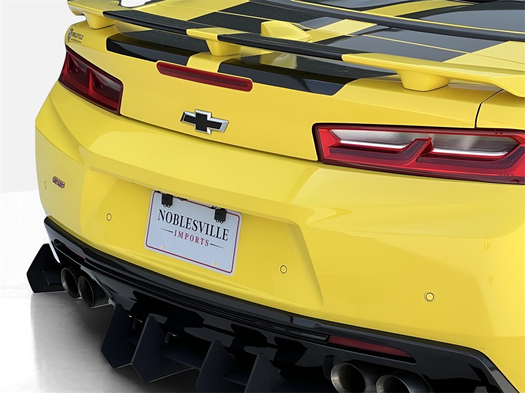 Vehicle image 9 of 44