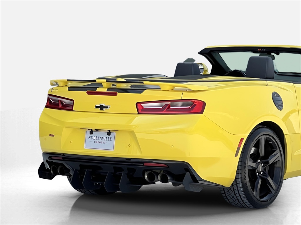 Vehicle image 10 of 44