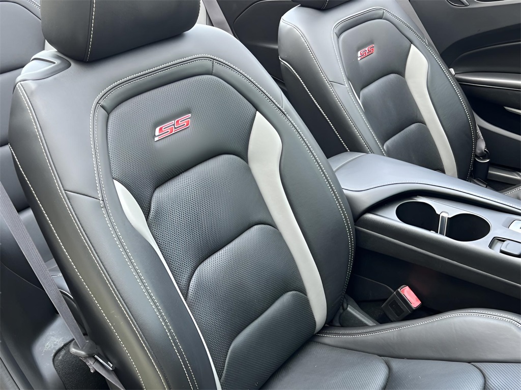 Vehicle image 19 of 44