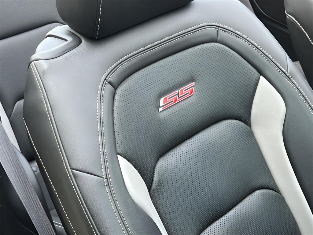 Vehicle image 20 of 44