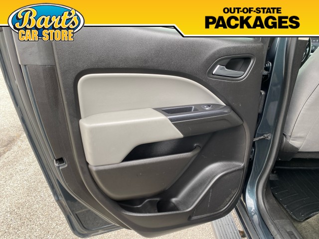 Vehicle image 17 of 34