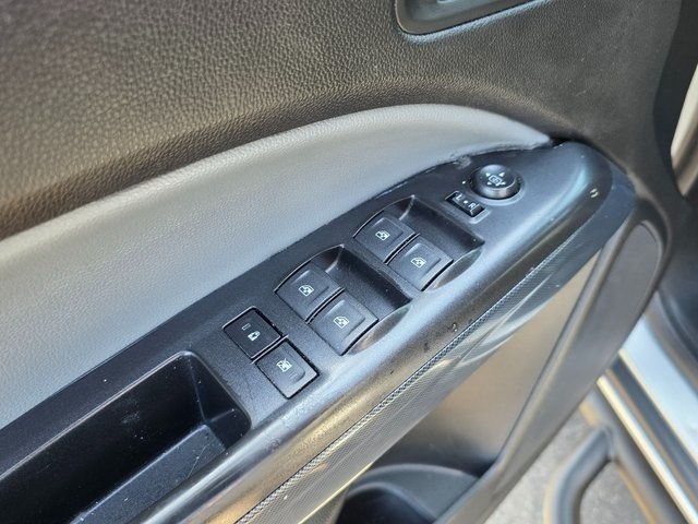 Vehicle image 41 of 43