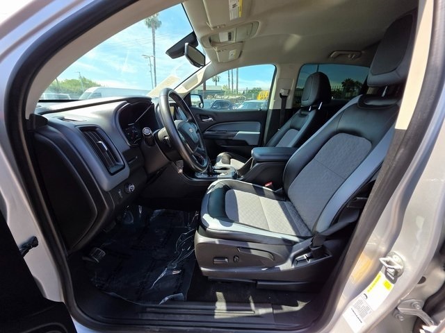 Vehicle image 17 of 43