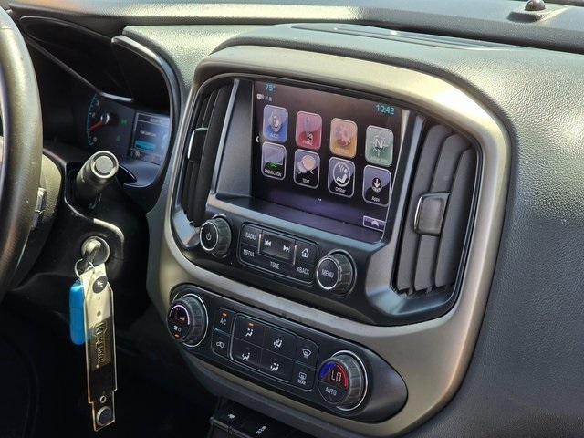 Vehicle image 37 of 43