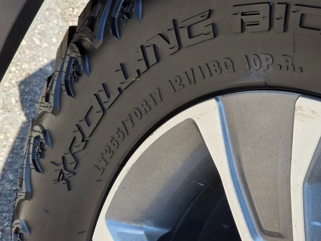 Vehicle image 9 of 43