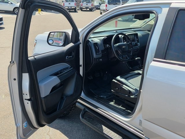 Vehicle image 20 of 43