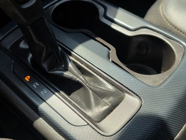 Vehicle image 27 of 43