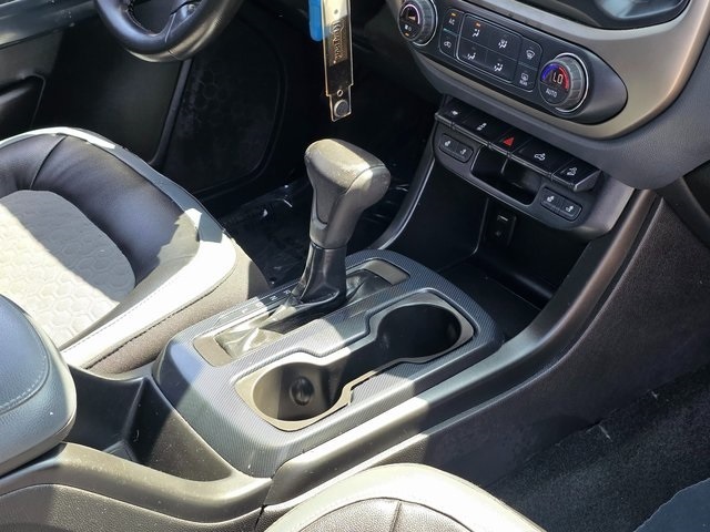 Vehicle image 25 of 43