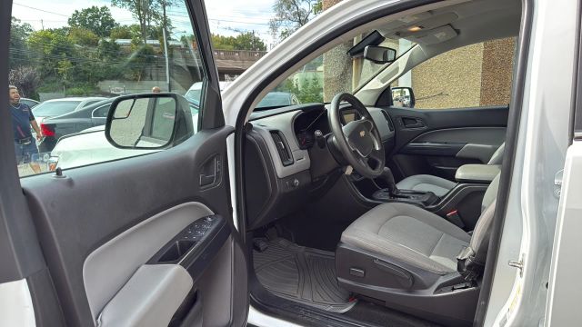 2017 Chevrolet Colorado Work Truck Image 15 of 30