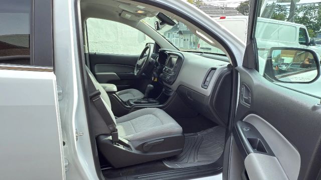 2017 Chevrolet Colorado Work Truck Image 14 of 30