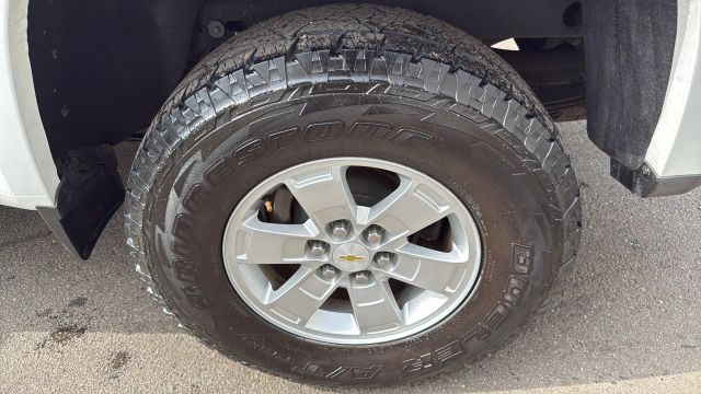 2017 Chevrolet Colorado Work Truck Image 10 of 30