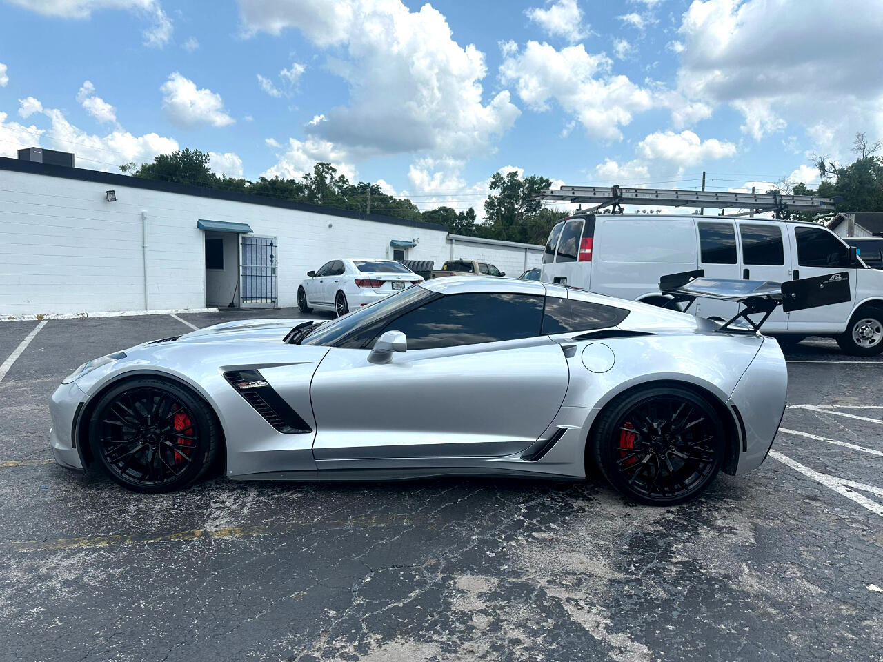 Vehicle image 6 of 25