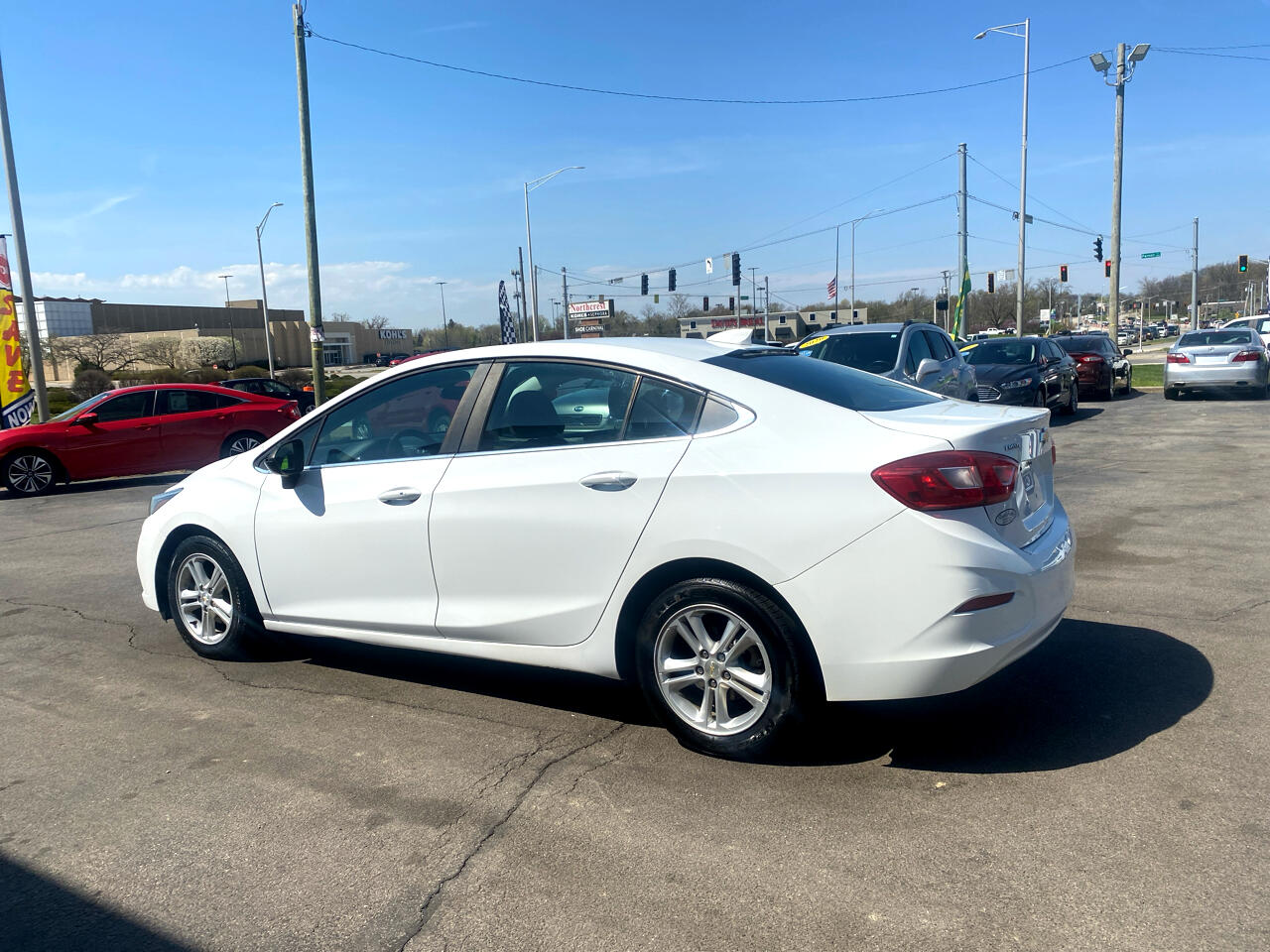Vehicle image 8 of 28