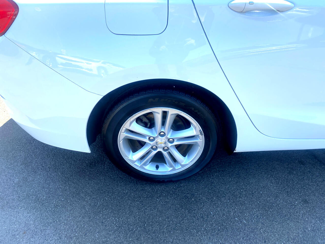 Vehicle image 10 of 28