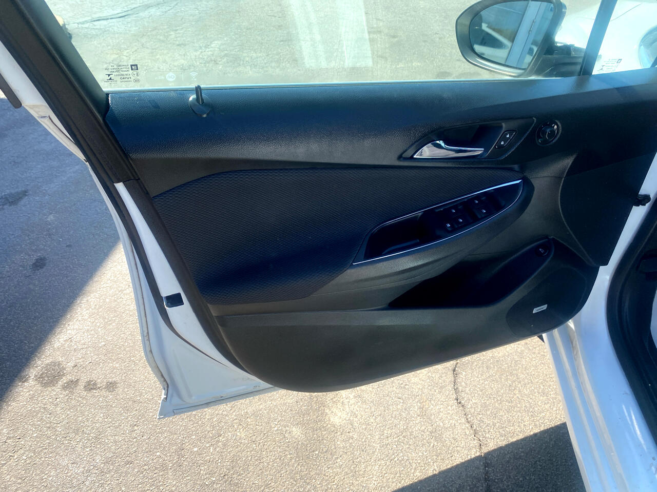 Vehicle image 15 of 28