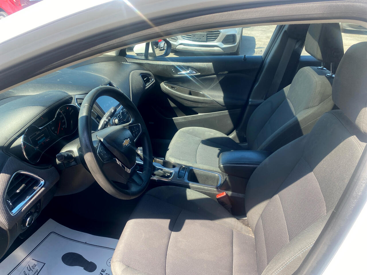 Vehicle image 16 of 28